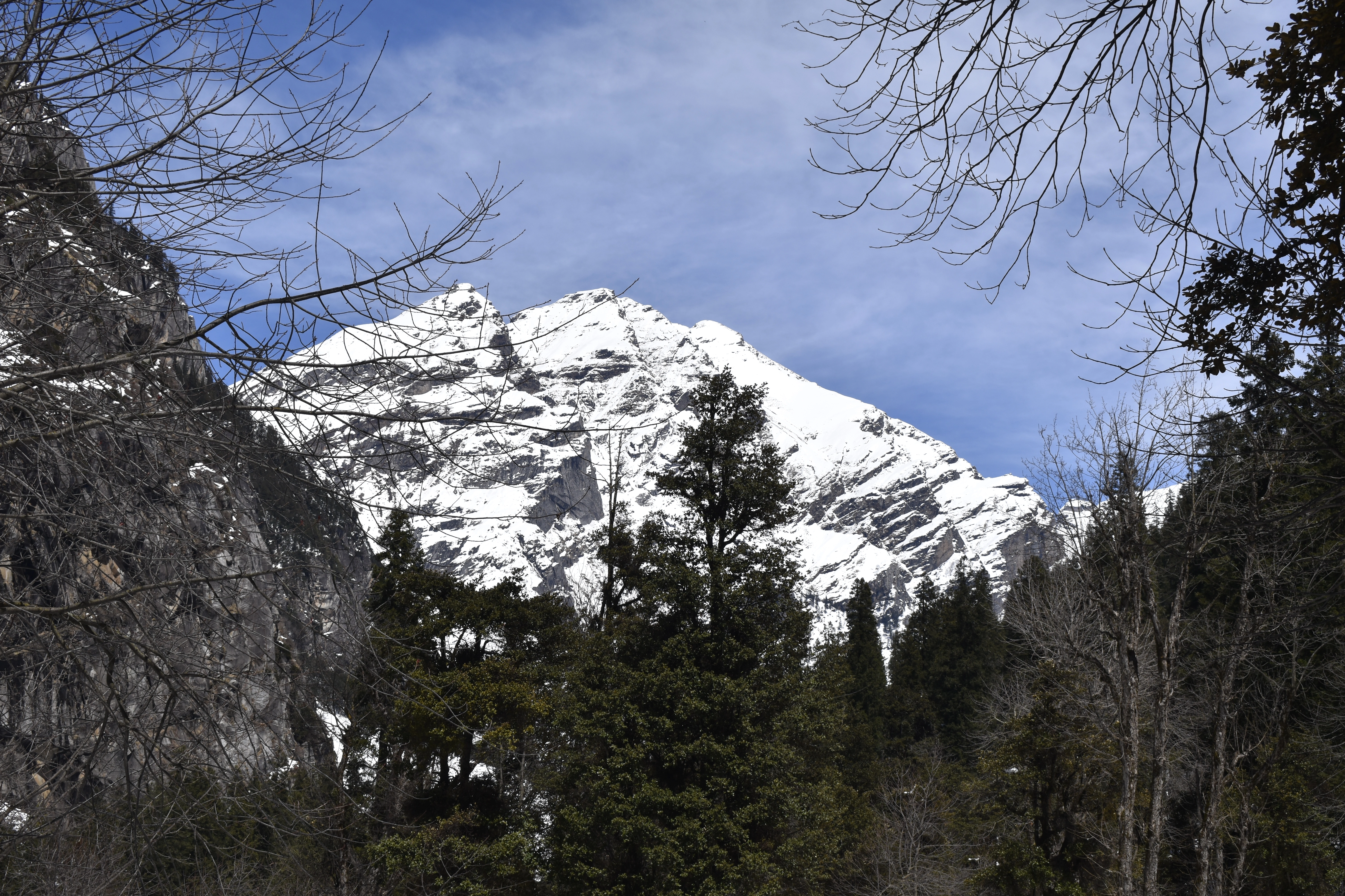Slow travel moment on the Naggar trail